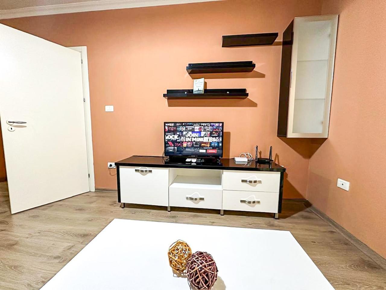 Grand Park 2Br Apartment Tirana Exterior photo